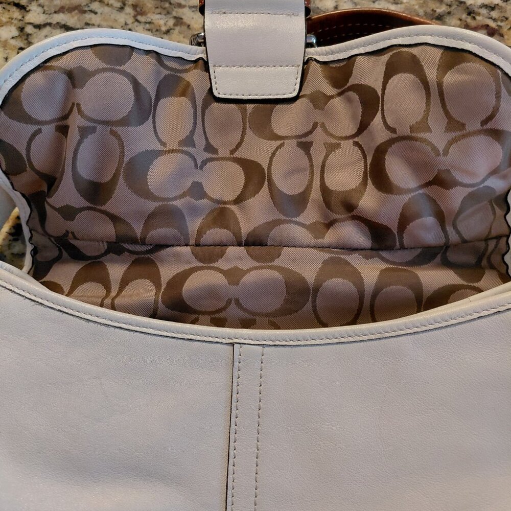 Coach Classic White Bag - Picture 4 of 5
